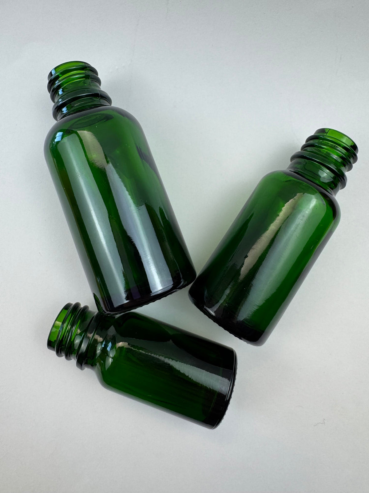 100ml Green Glass Dropper Bottle with Black TE Atomiser - Pack of 12