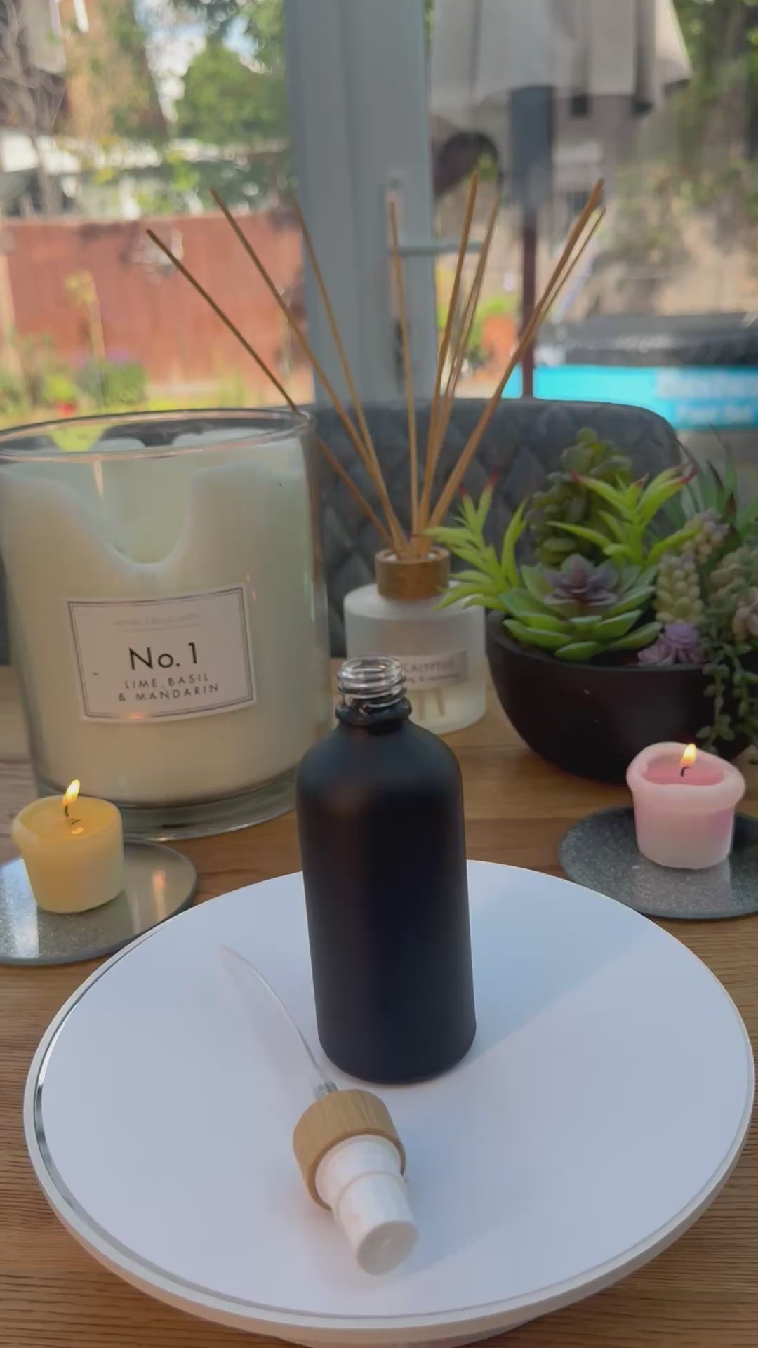 100ml Matte black Bottle with Bamboo and white atomiser carousel
