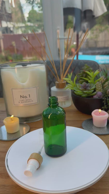 100ml green glass Bottle with Bamboo and white  atomiser carousel