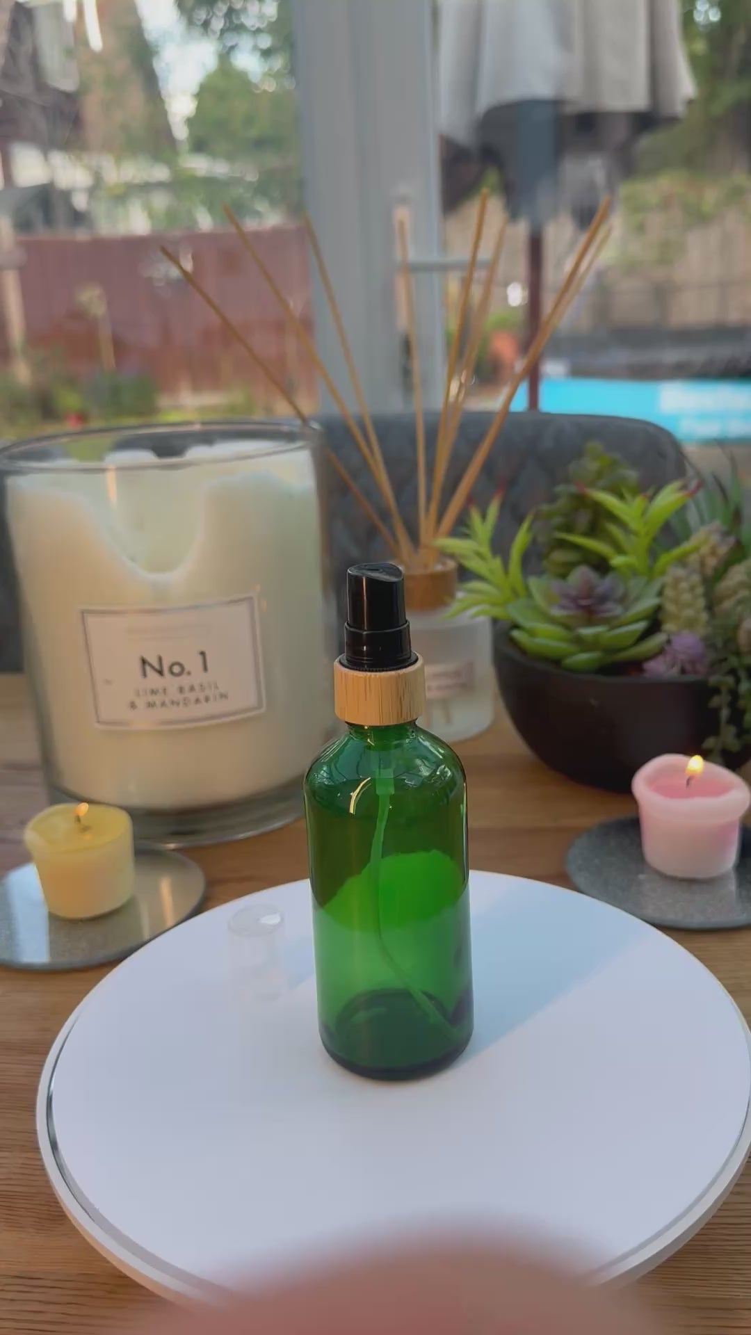 100ml Green glass Bottle with Bamboo and black atomiser carousel