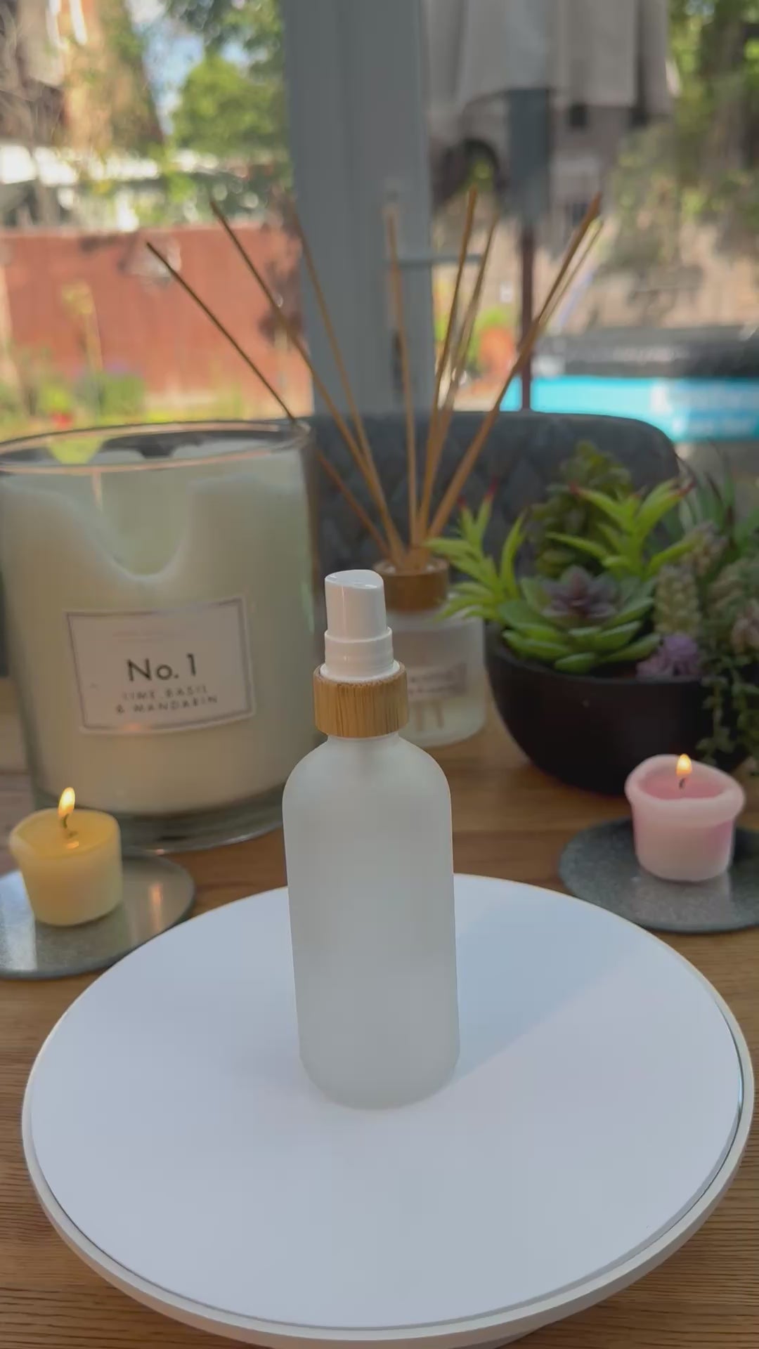 100ml Frosted Clear glass Bottle with Bamboo and white  atomiser carousel